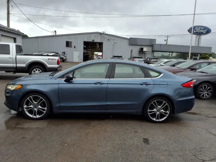 2019 Ford Fusion SE photo 1