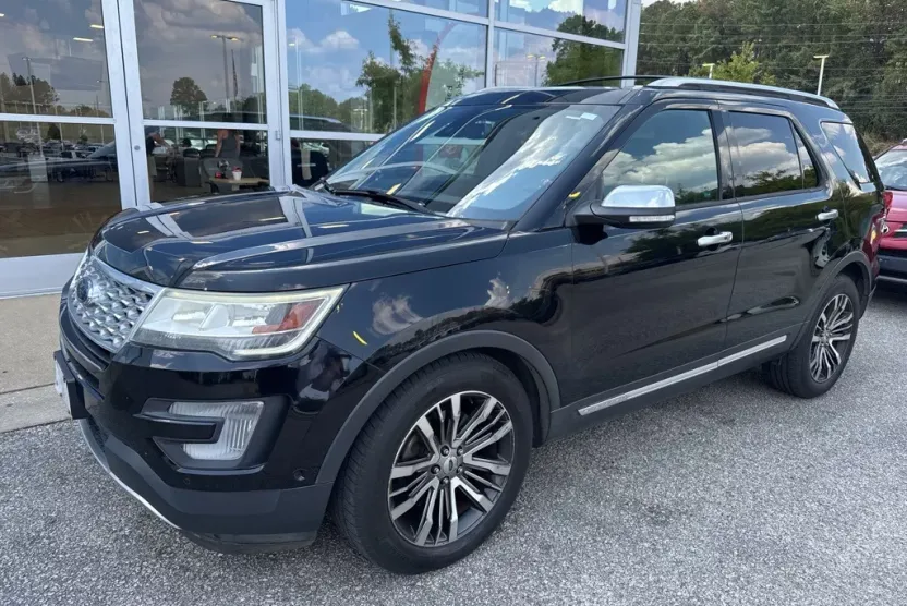 2017 Ford Explorer Platinum photo 1