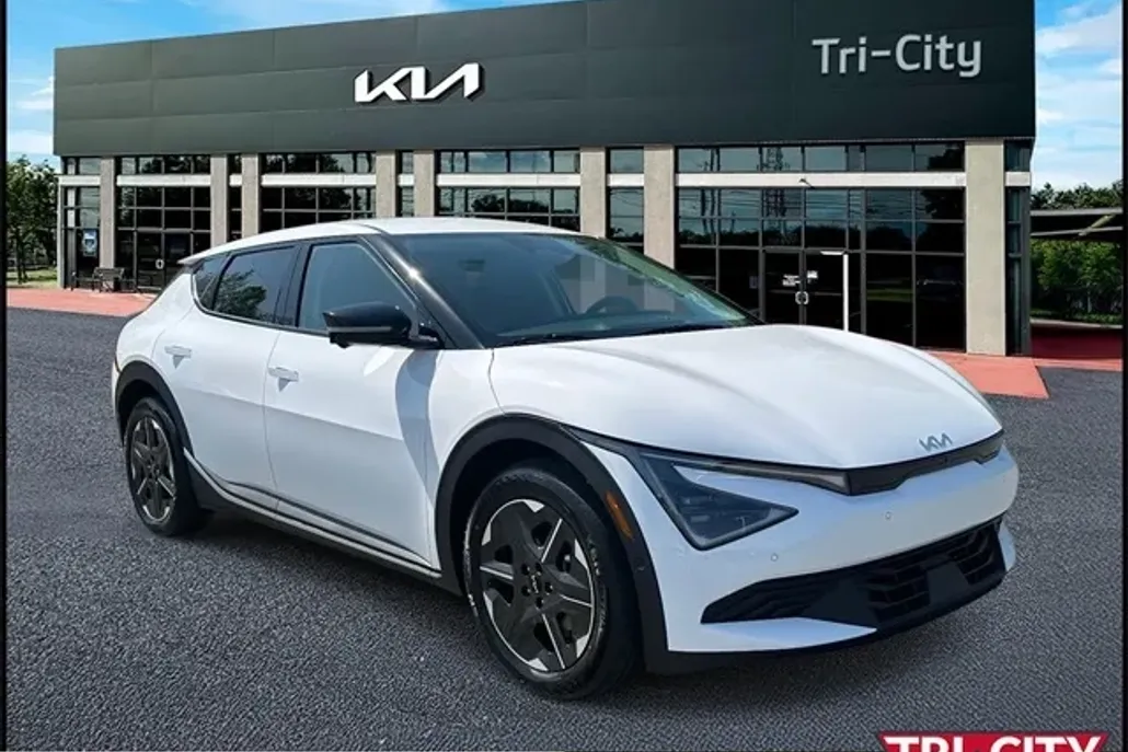 2025 Kia EV6 Light photo 1