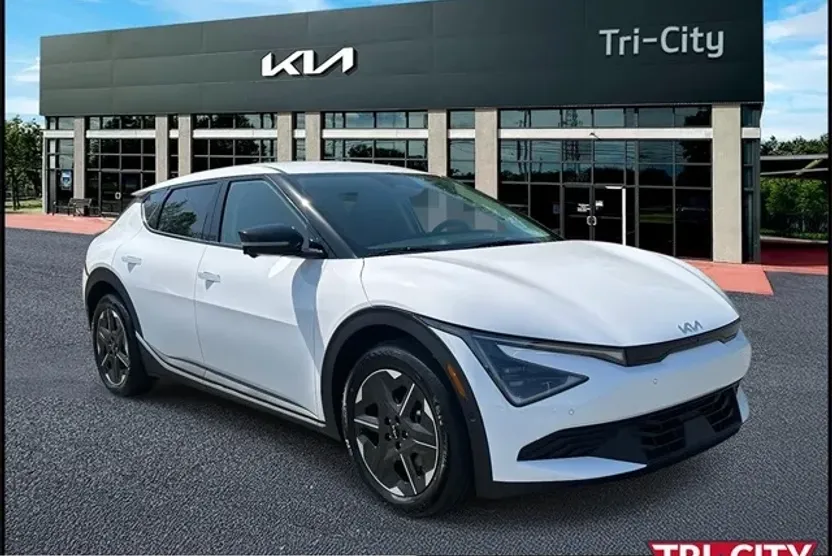 2025 Kia EV6 Light photo 1