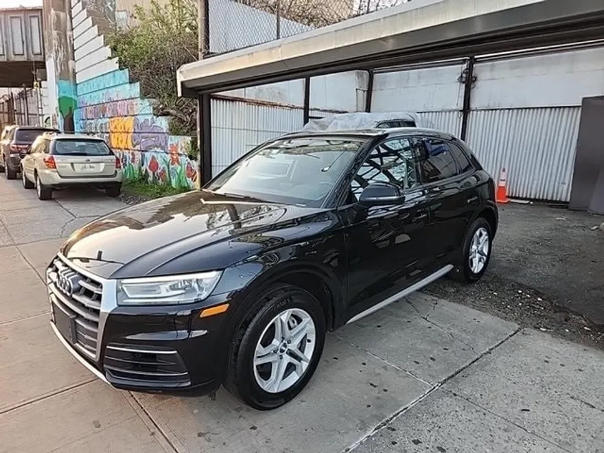 2018 Audi Q5 2.0T Premium photo 1
