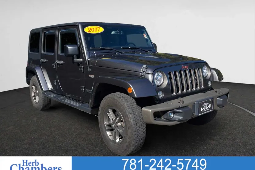 2017 Jeep Wrangler Unlimited Sahara photo 1