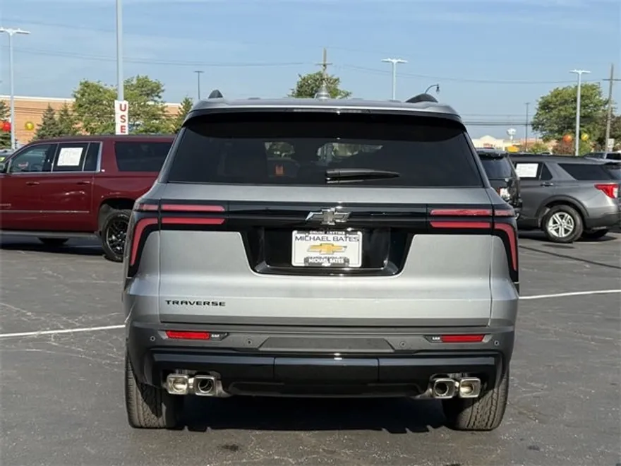 2026 Chevrolet Traverse photo 1