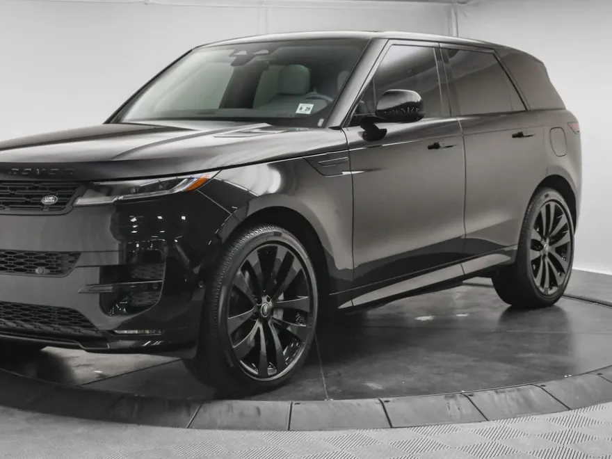 2025 Land Rover Range Rover Sport SE photo 1