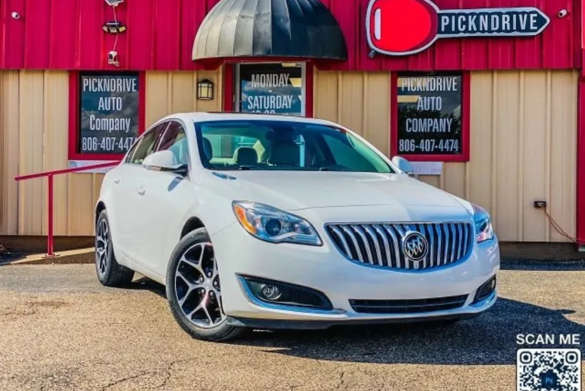 2017 Buick Regal Sport Touring photo 1
