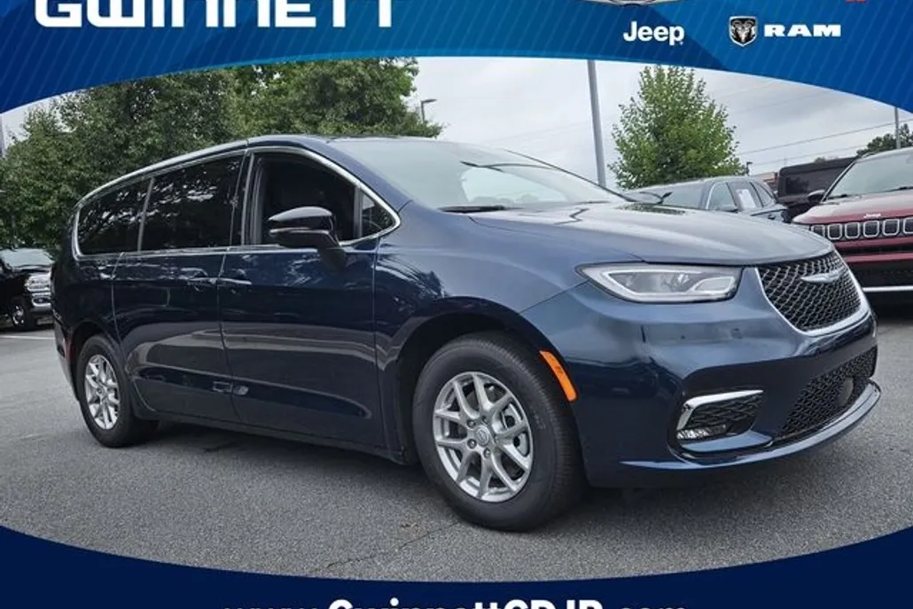 2025 Chrysler Pacifica photo 1