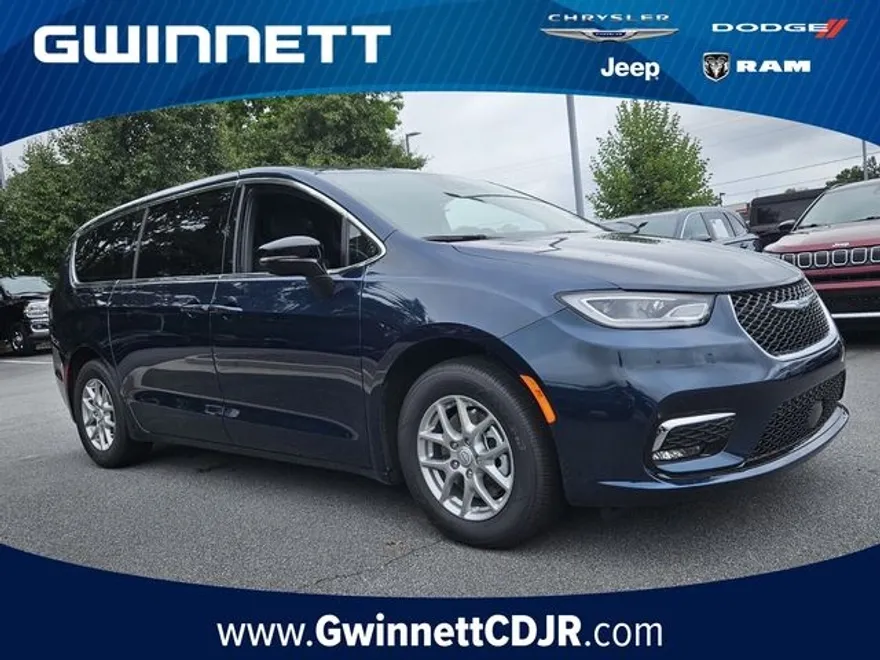 2025 Chrysler Pacifica photo 1