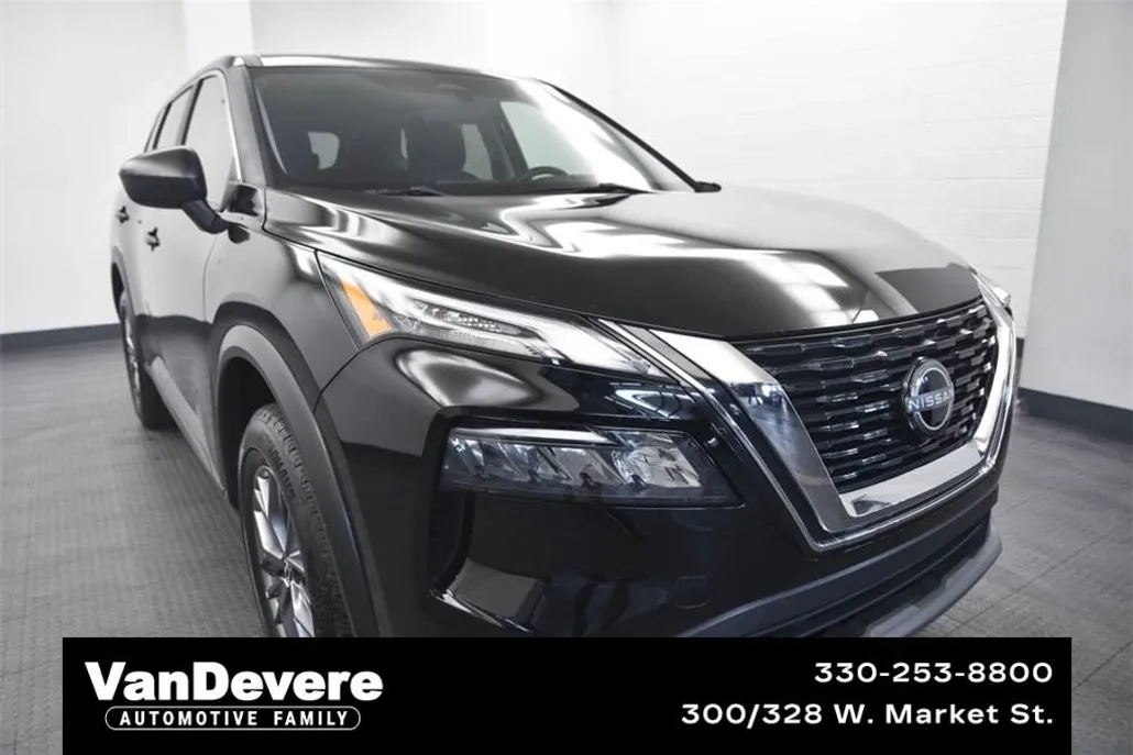 2023 Nissan Rogue SV photo 1