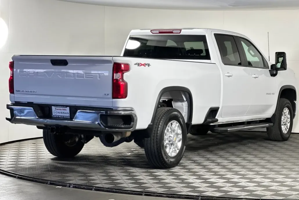 2024 Chevrolet Silverado 3500HD LT photo 1