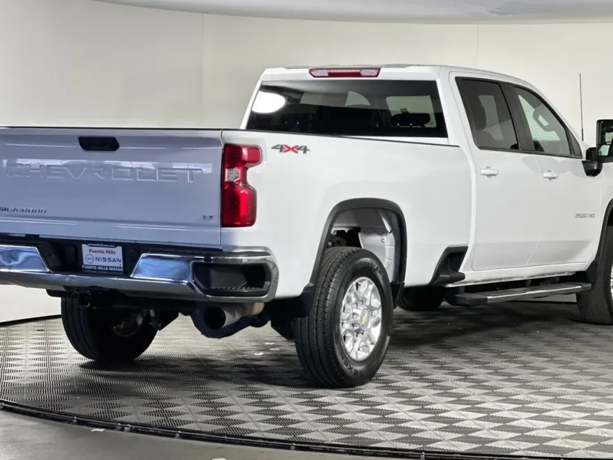 2024 Chevrolet Silverado 3500HD LT photo 1