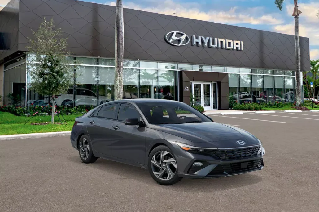 2025 Hyundai Elantra SEL Sport photo 1
