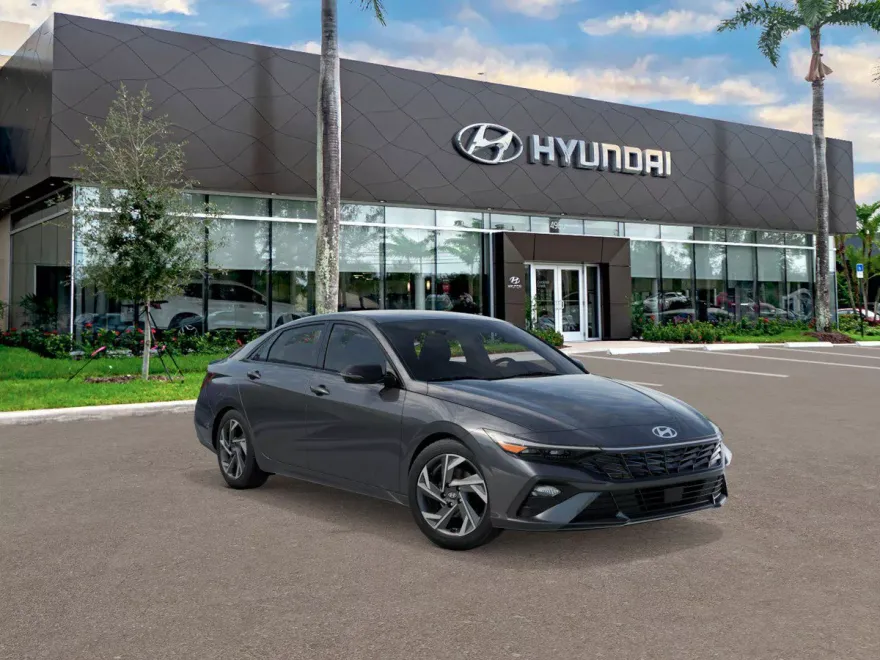 2025 Hyundai Elantra SEL Sport photo 1