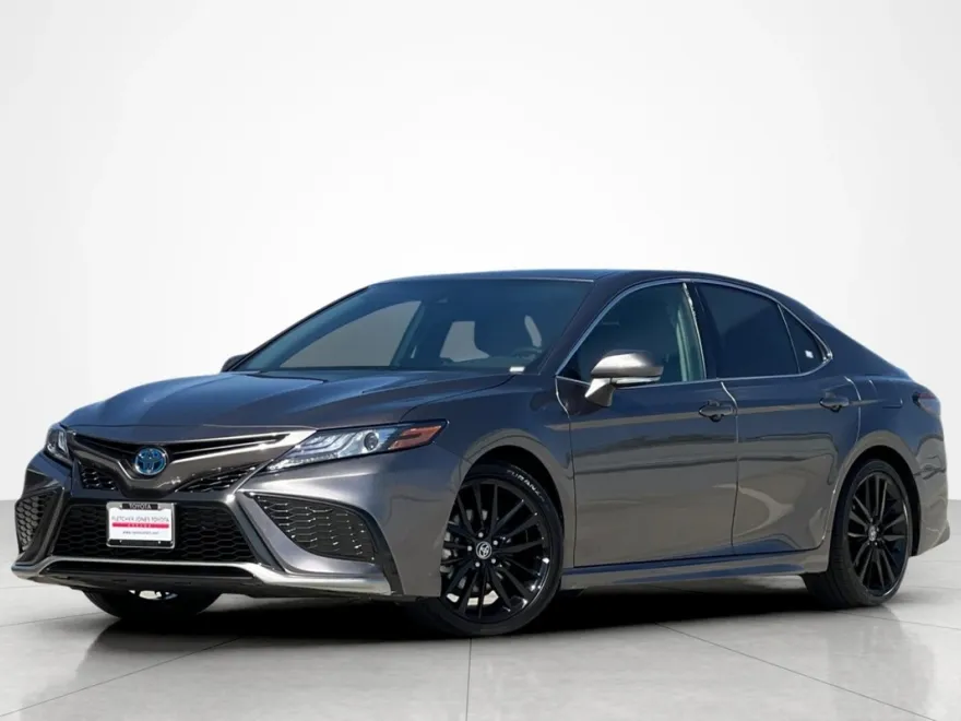 2024 Toyota Camry Hybrid XSE photo 1