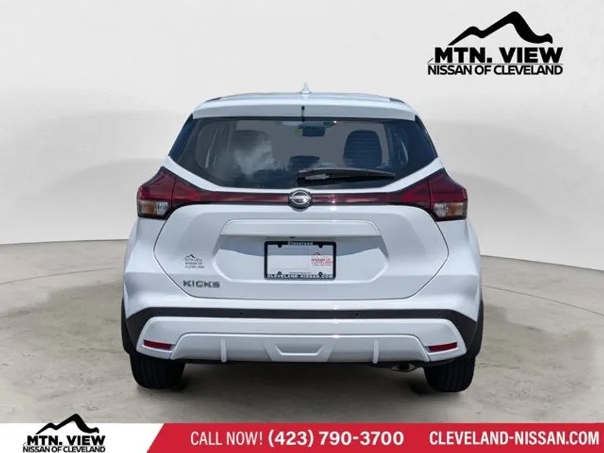 2024 Nissan Kicks S photo 1