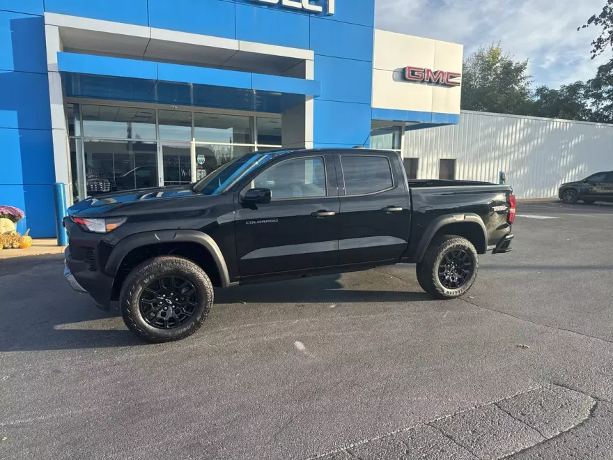 2026 Chevrolet Colorado Trail Boss photo 1