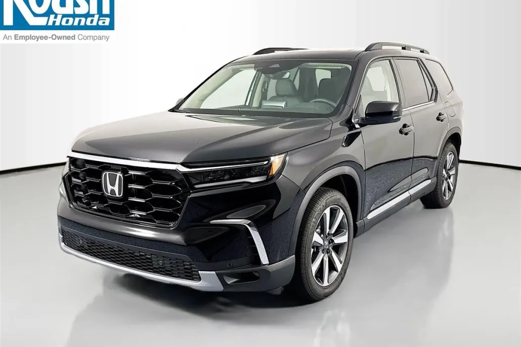 2025 Honda Pilot Touring photo 1