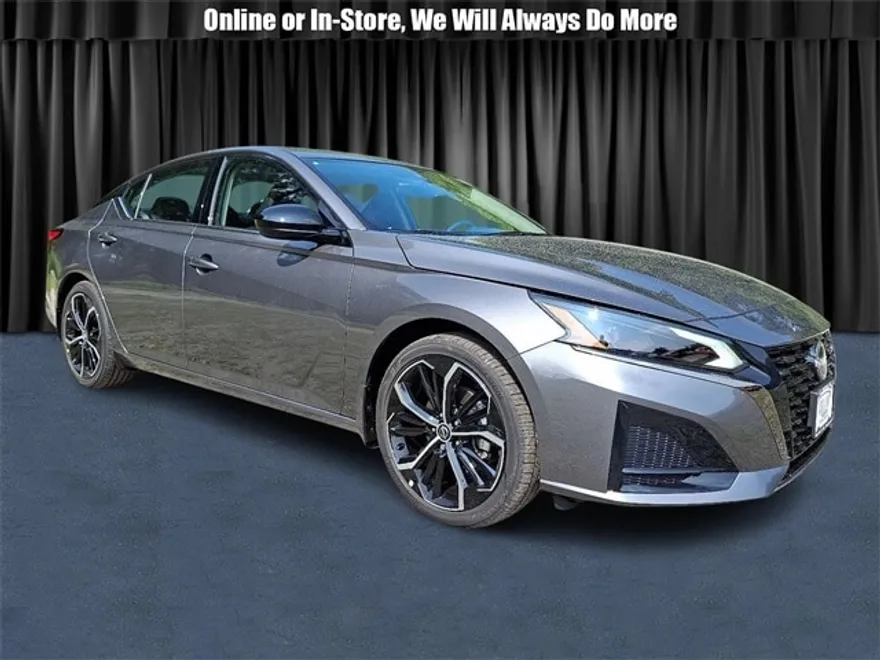 2025 Nissan Altima 2.5 SR photo 1