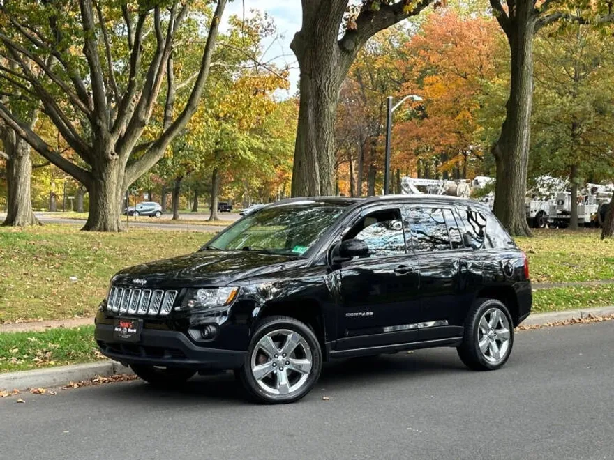 2014 Jeep Compass Latitude photo 1