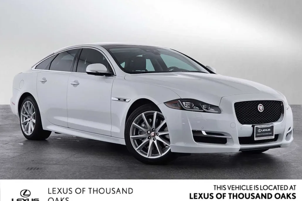 2019 Jaguar XJ R-Sport photo 1