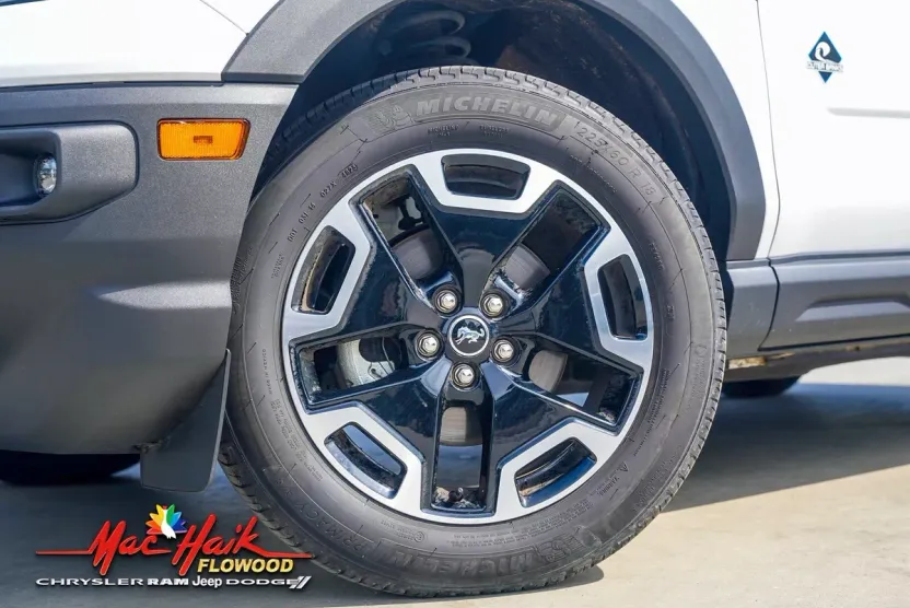 2024 Ford Bronco Sport Outer Banks photo 1