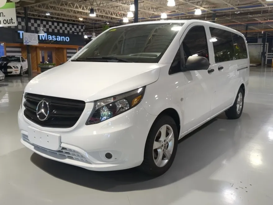 2023 Mercedes Benz Metris Passenger Van photo 1