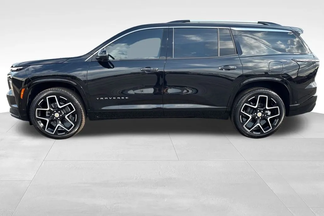 2025 Chevrolet Traverse High Country photo 1