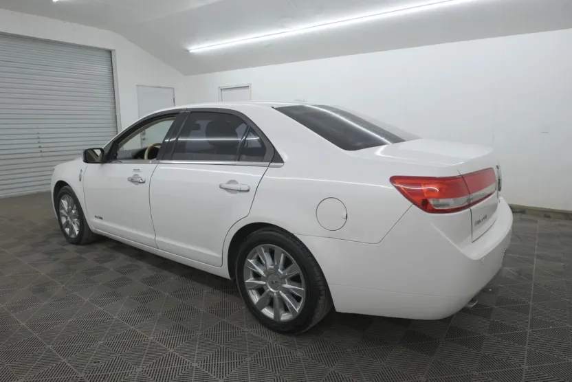 2011 Lincoln MKZ Hybrid photo 1