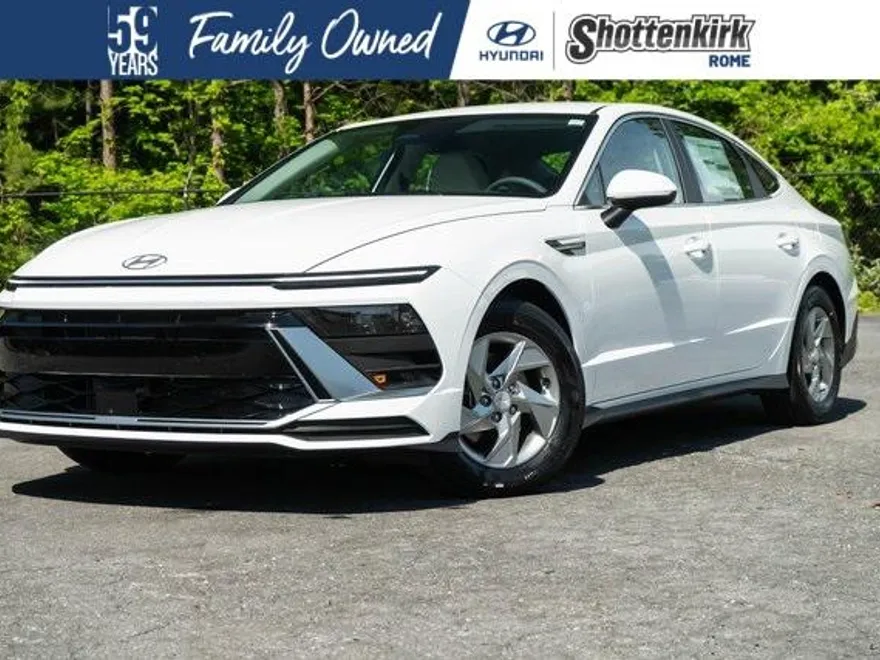 2025 Hyundai Sonata SE photo 1
