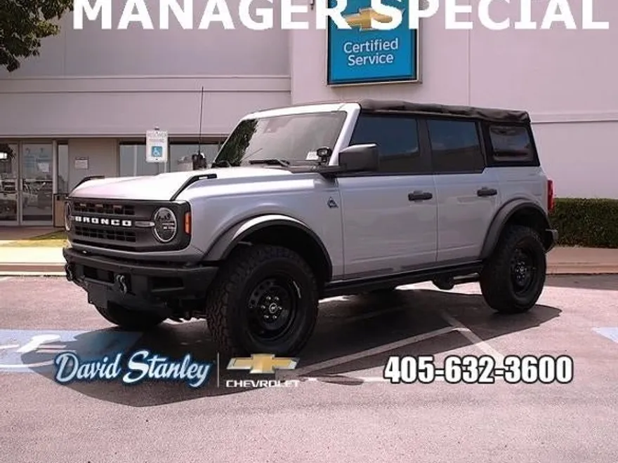 2022 Ford Bronco Black Diamond photo 1
