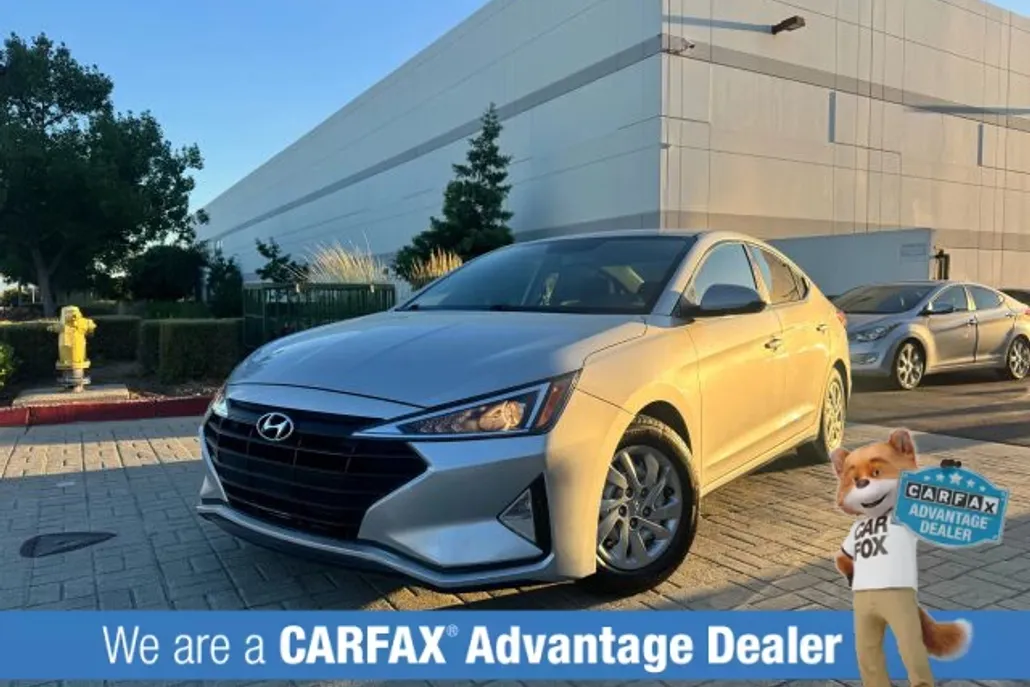 2019 Hyundai Elantra SE photo 1
