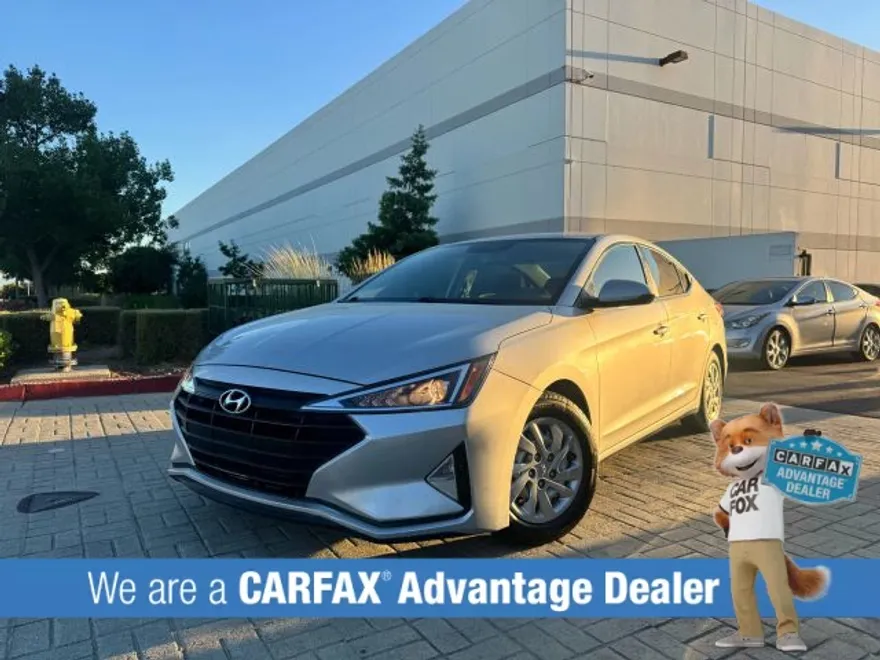 2019 Hyundai Elantra SE photo 1