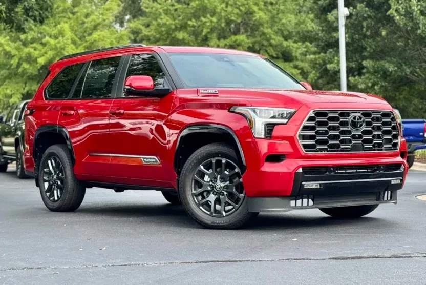 2025 Toyota Sequoia Platinum photo 1