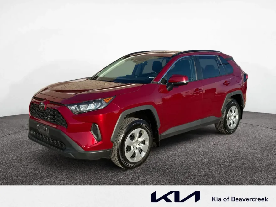 2019 Toyota RAV4 LE photo 1
