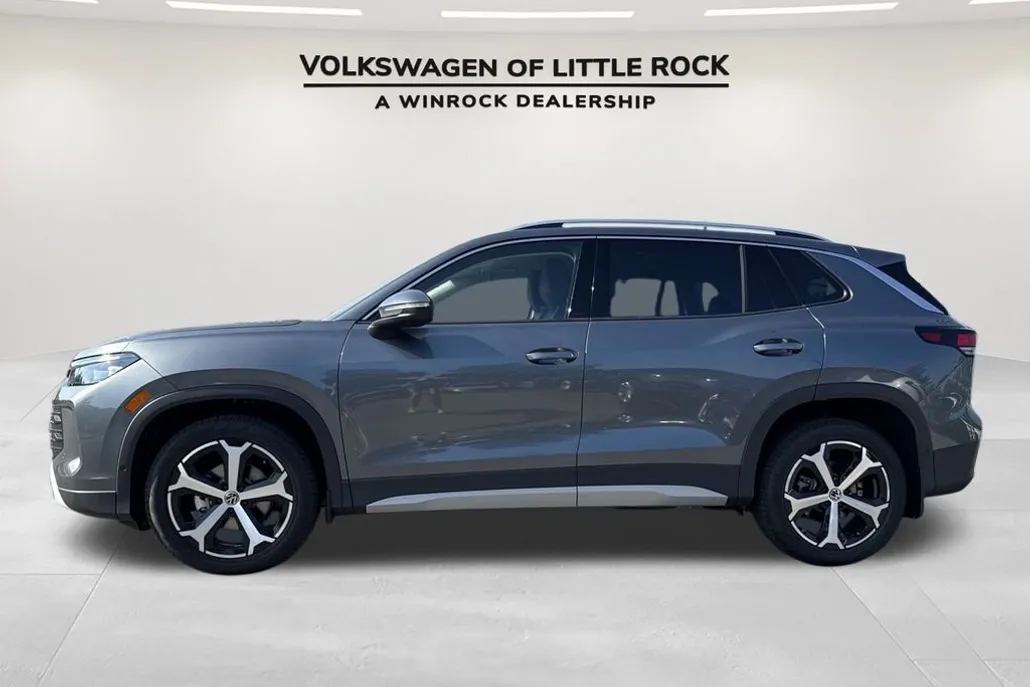 2025 Volkswagen Tiguan SE photo 1