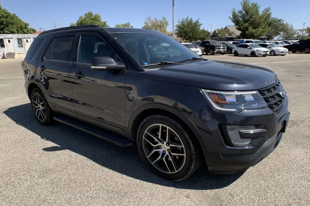 2017 Ford Explorer Sport photo 1