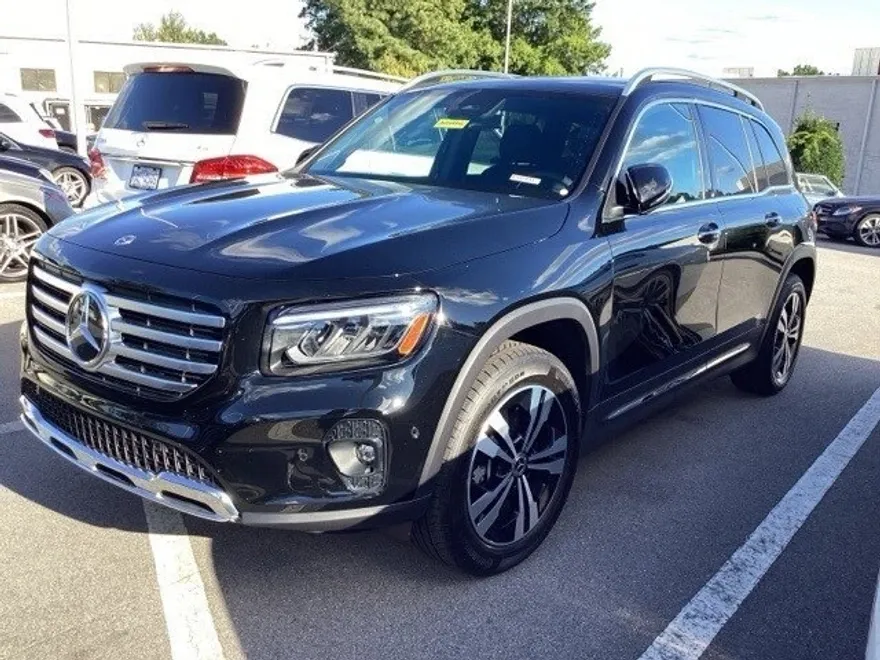 2025 Mercedes Benz GLB 250 4MATIC photo 1