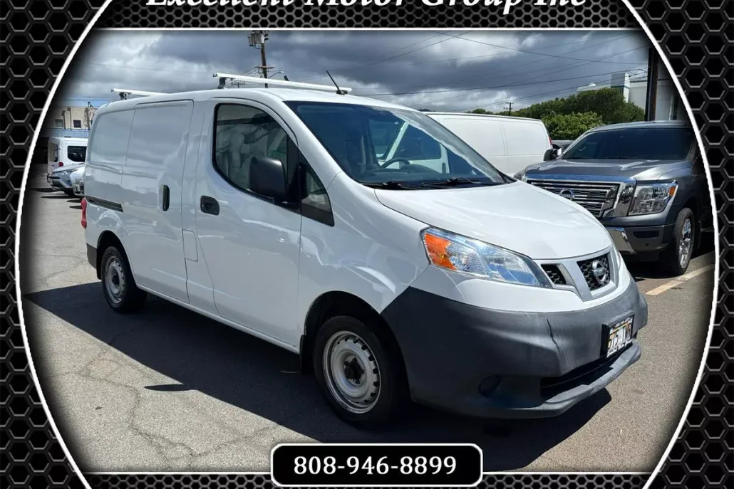 2017 Nissan NV200 S photo 1