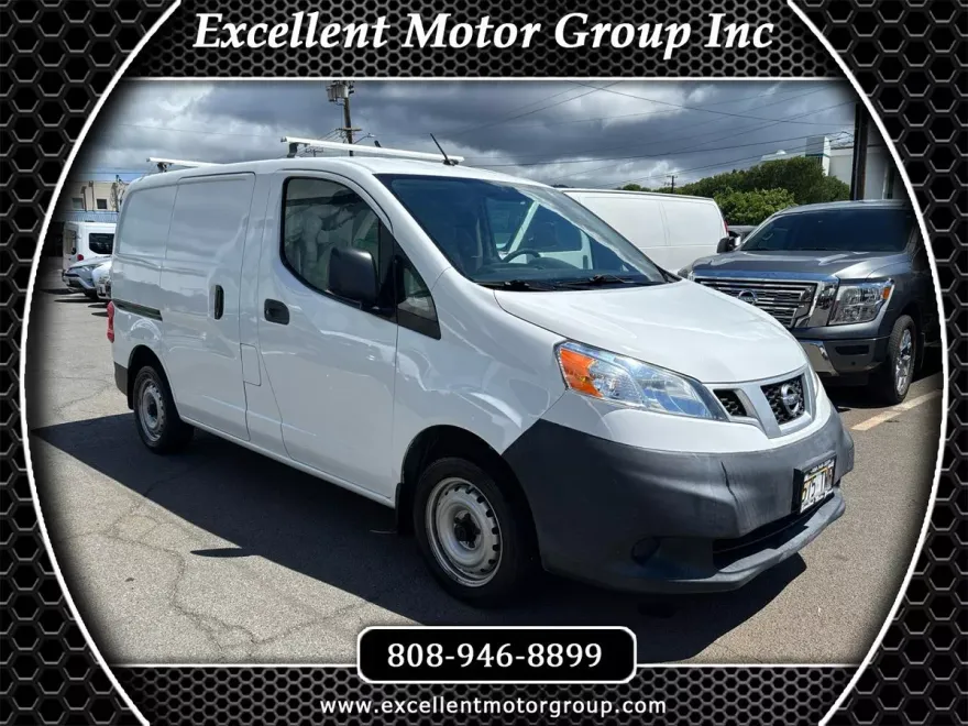 2017 Nissan NV200 S photo 1