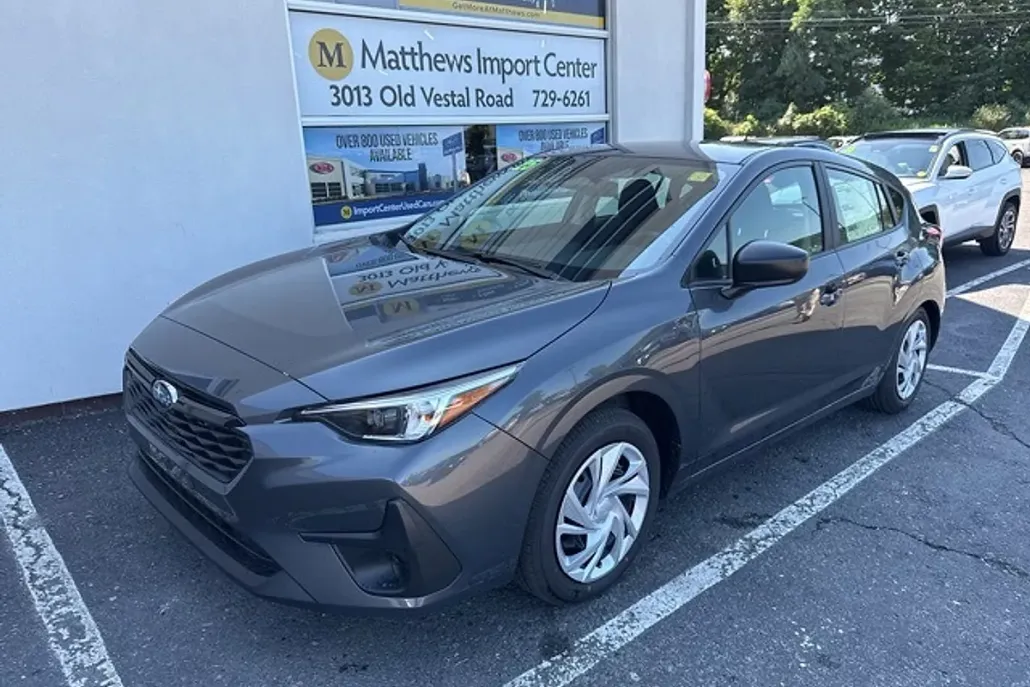2025 Subaru Impreza Base photo 1