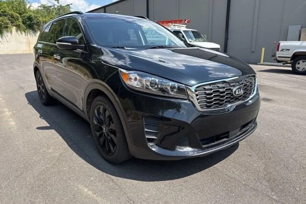 2020 Kia Sorento S photo 1