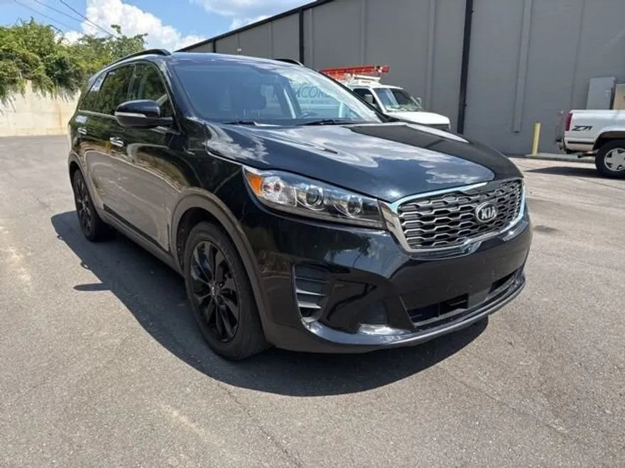 2020 Kia Sorento S photo 1