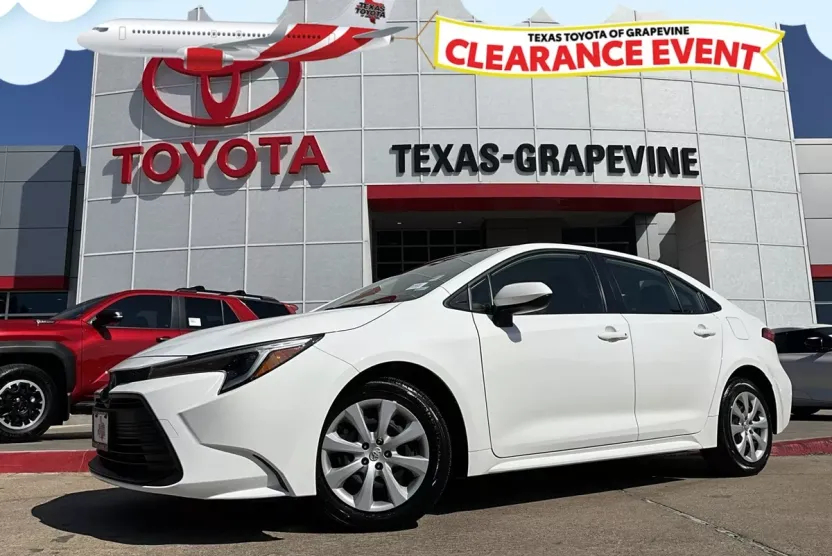 2024 Toyota Corolla Hybrid LE photo 1