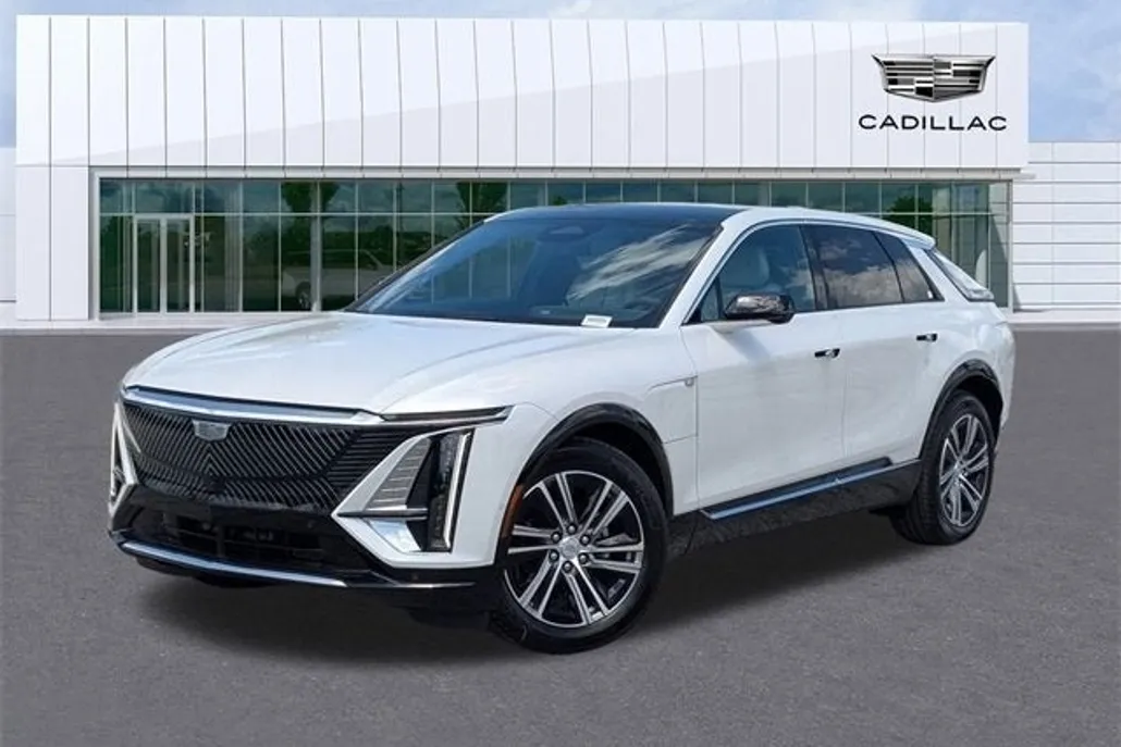 2025 Cadillac Lyriq Luxury photo 1
