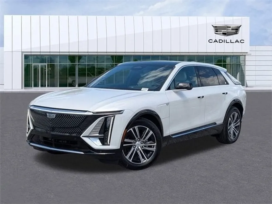 2025 Cadillac Lyriq Luxury photo 1