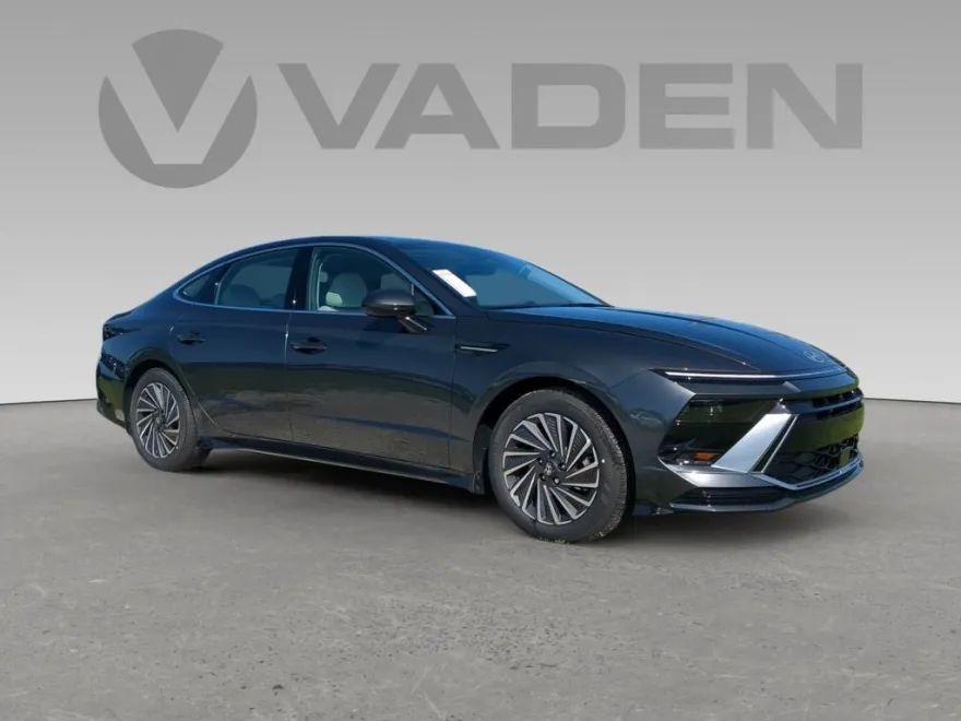 2025 Hyundai Sonata SEL photo 1