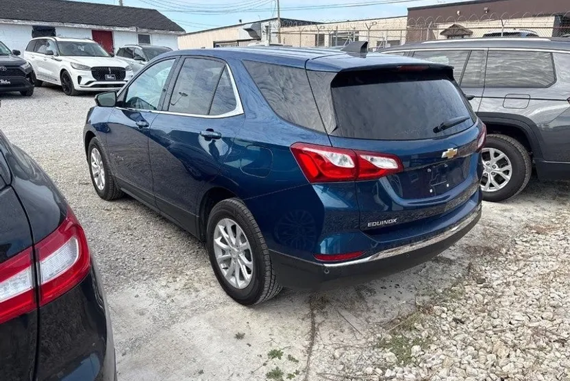 2020 Chevrolet Equinox LT photo 1
