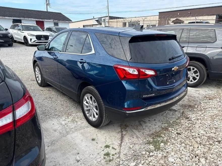 2020 Chevrolet Equinox LT photo 1