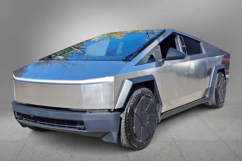 2024 Tesla Cybertruck photo 1