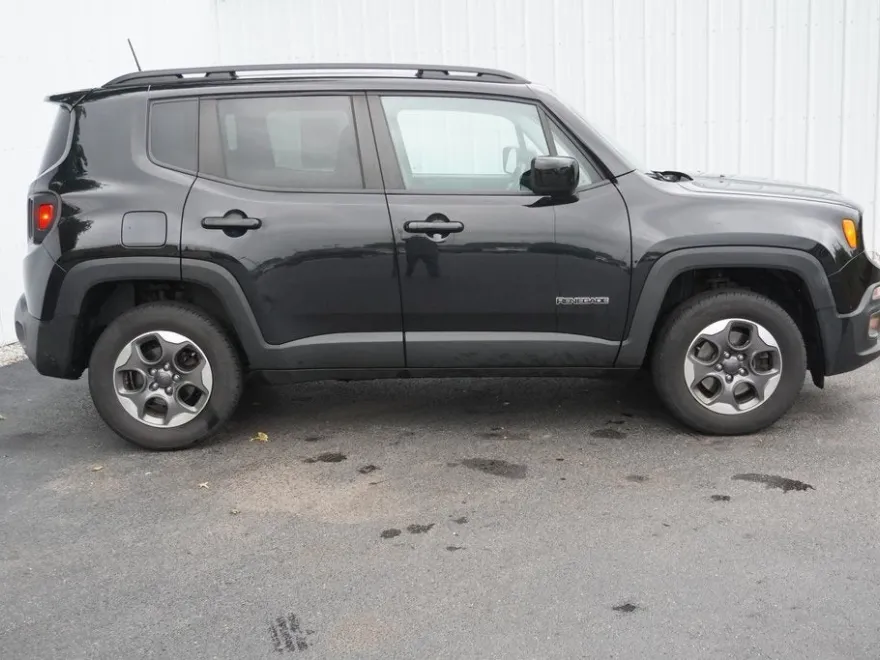 2016 Jeep Renegade Latitude photo 1