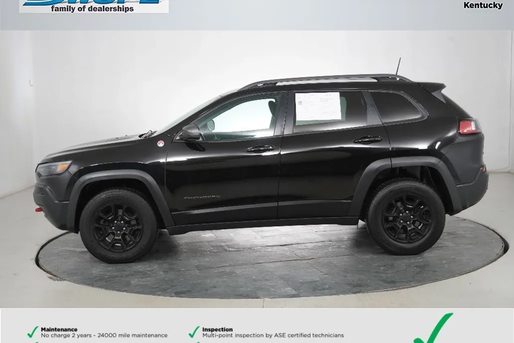 2019 Jeep Cherokee Trailhawk photo 1